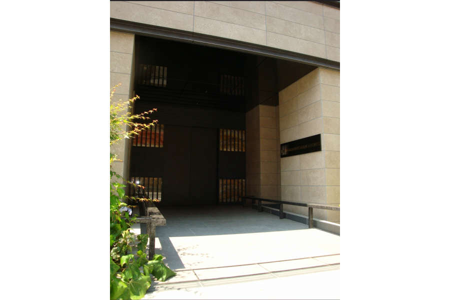 在澀谷區購買1LDK 公寓大廈的房產 Building Entrance