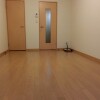 1K Apartment to Rent in Shizuoka-shi Suruga-ku Living Room