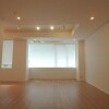 2LDK Apartment to Rent in Minato-ku Western Room