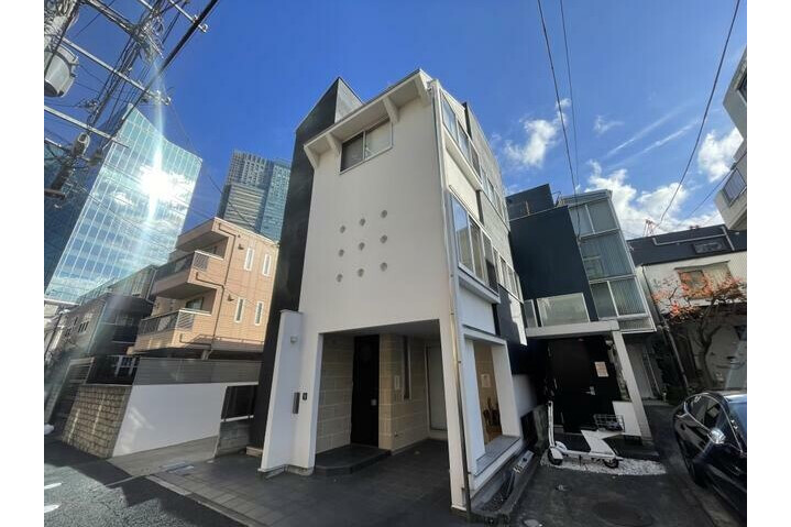 4SLDK House to Buy in Minato-ku Exterior