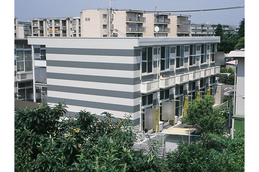 1K Apartment to Rent in Hirakata-shi Exterior