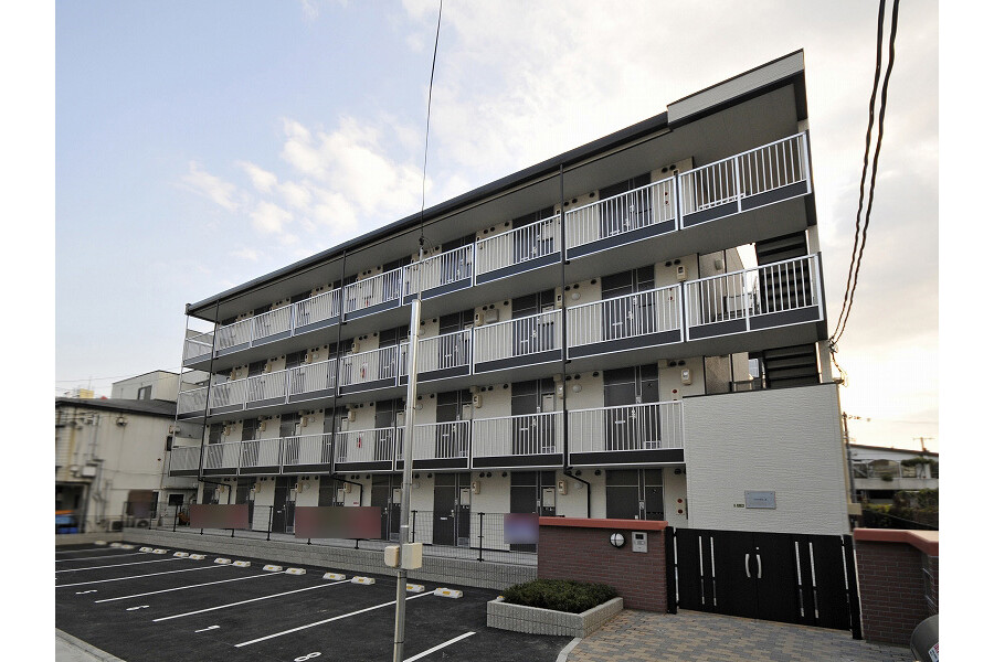 1K Apartment to Rent in Hiroshima-shi Nishi-ku Exterior
