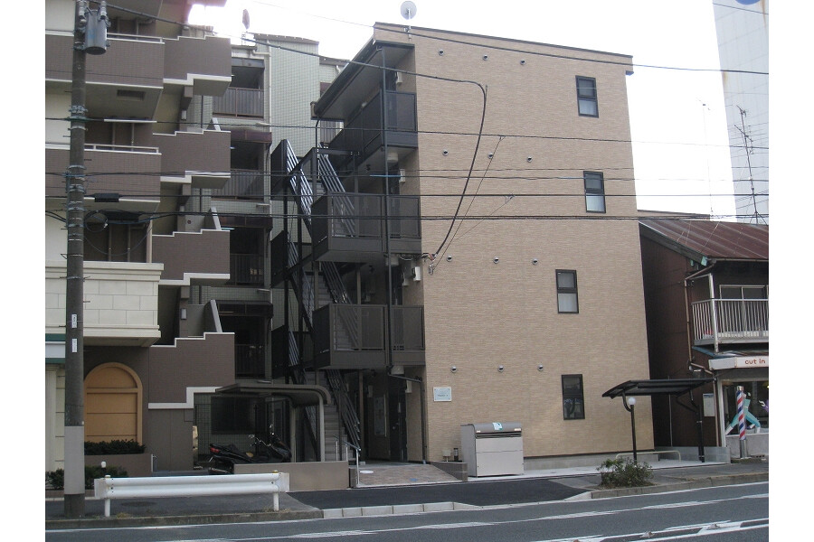 1K Apartment to Rent in Yokohama-shi Minami-ku Exterior