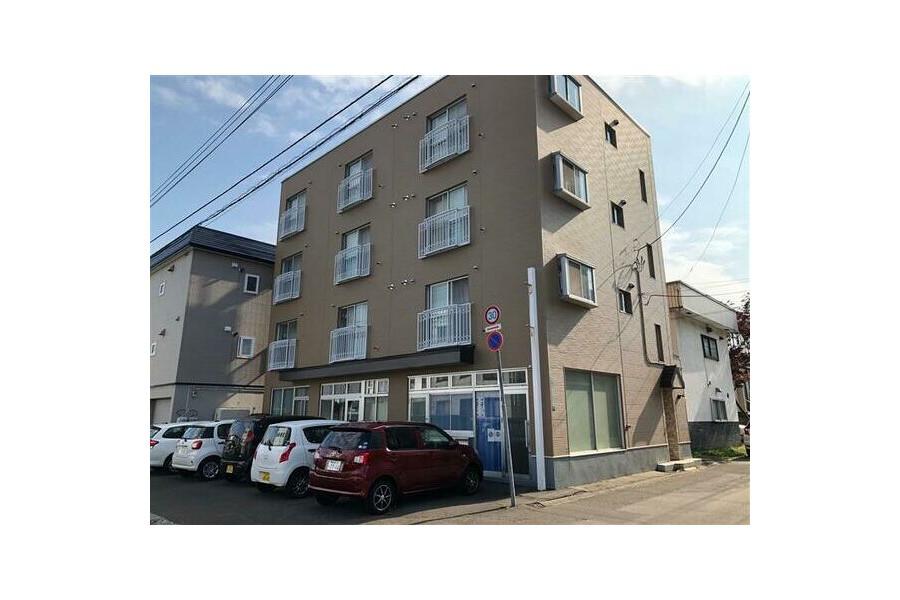 1K Apartment to Rent in Sapporo-shi Higashi-ku Exterior