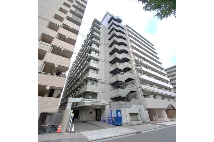 1R Apartment to Buy in Yokohama-shi Minami-ku Exterior