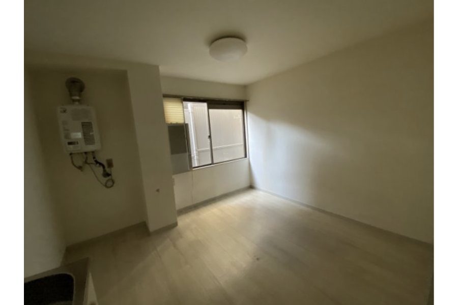 1R Apartment to Rent in Osaka-shi Sumiyoshi-ku Living Room