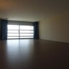 1K Apartment to Rent in Izumiotsu-shi Living Room