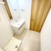 2LDK Apartment to Rent in Meguro-ku Washroom