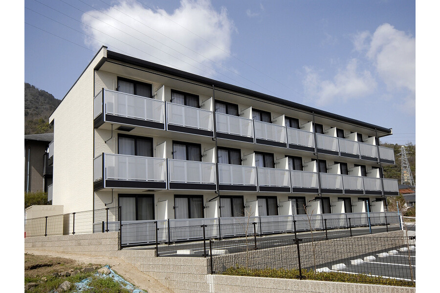 1K Apartment to Rent in Hiroshima-shi Asaminami-ku Exterior