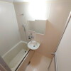 2DK Apartment to Rent in Meguro-ku Bathroom