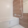 3LDK Apartment to Buy in Hirakata-shi Bathroom