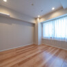 2LDK Apartment to Buy in Bunkyo-ku Bedroom