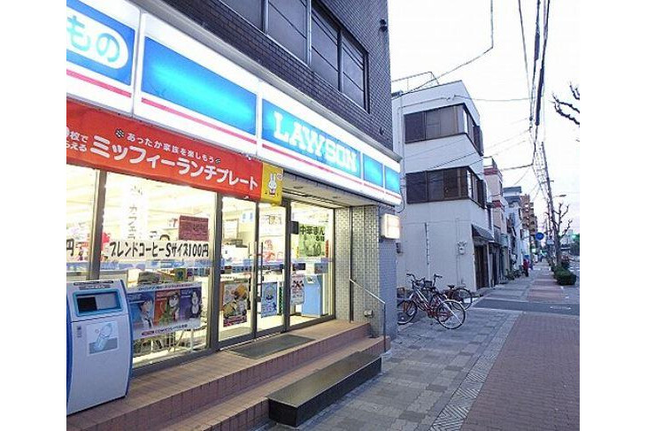 1K Apartment to Rent in Osaka-shi Asahi-ku Convenience Store