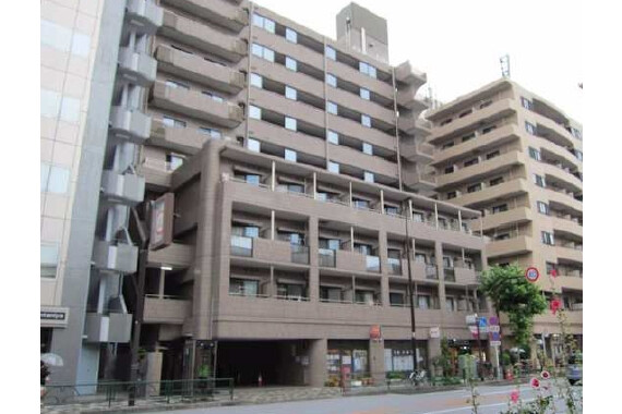 1K Apartment to Buy in Shinjuku-ku Exterior