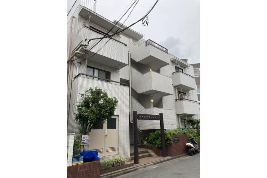 1K Apartment to Buy in Itabashi-ku Exterior