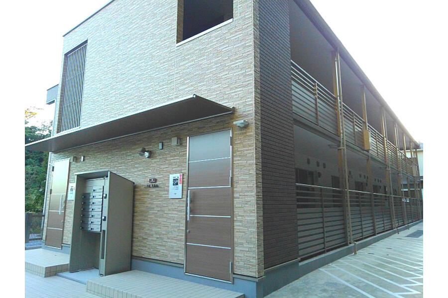 2LDK Apartment to Rent in Yokohama-shi Kanagawa-ku Exterior