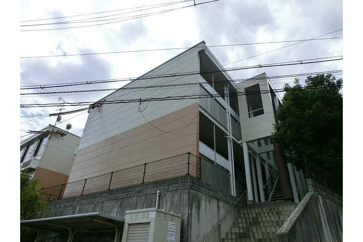 1K Apartment to Rent in Suita-shi Exterior
