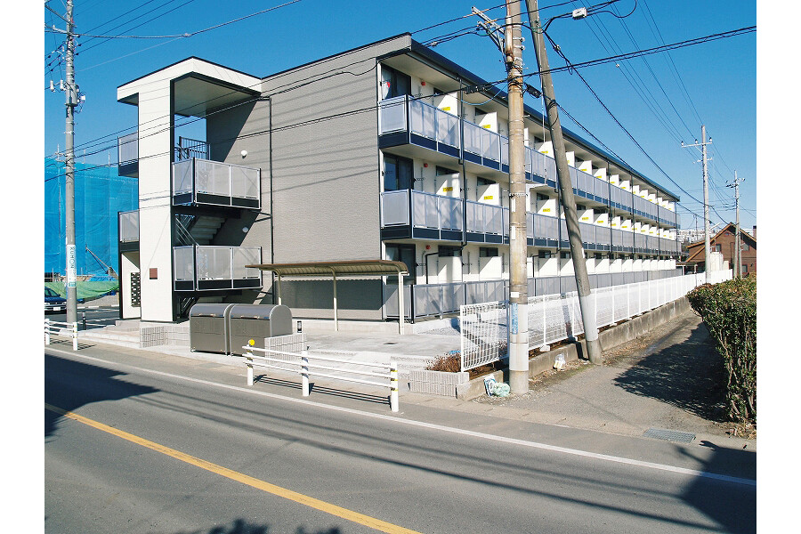 1K Apartment to Rent in Hitachi-shi Exterior