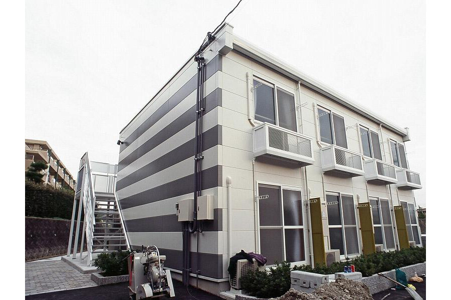 1K Apartment to Rent in Ikoma-shi Exterior