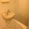 1K Apartment to Rent in Yokohama-shi Aoba-ku Bathroom
