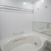 3LDK Apartment to Rent in Yokohama-shi Nishi-ku Bathroom