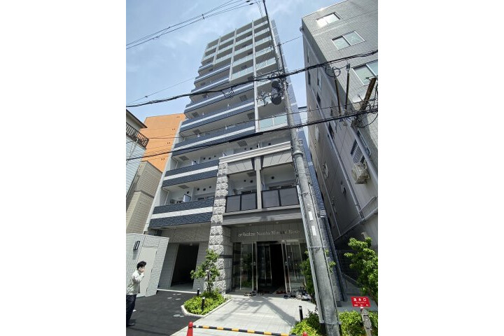 1K Apartment to Rent in Osaka-shi Naniwa-ku Exterior