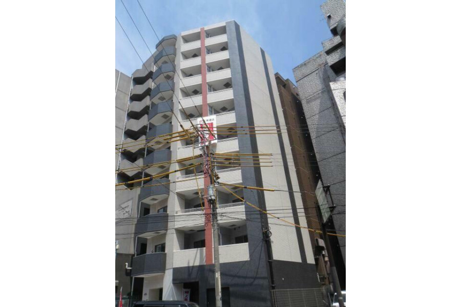 1K Apartment to Rent in Yokohama-shi Naka-ku Entrance
