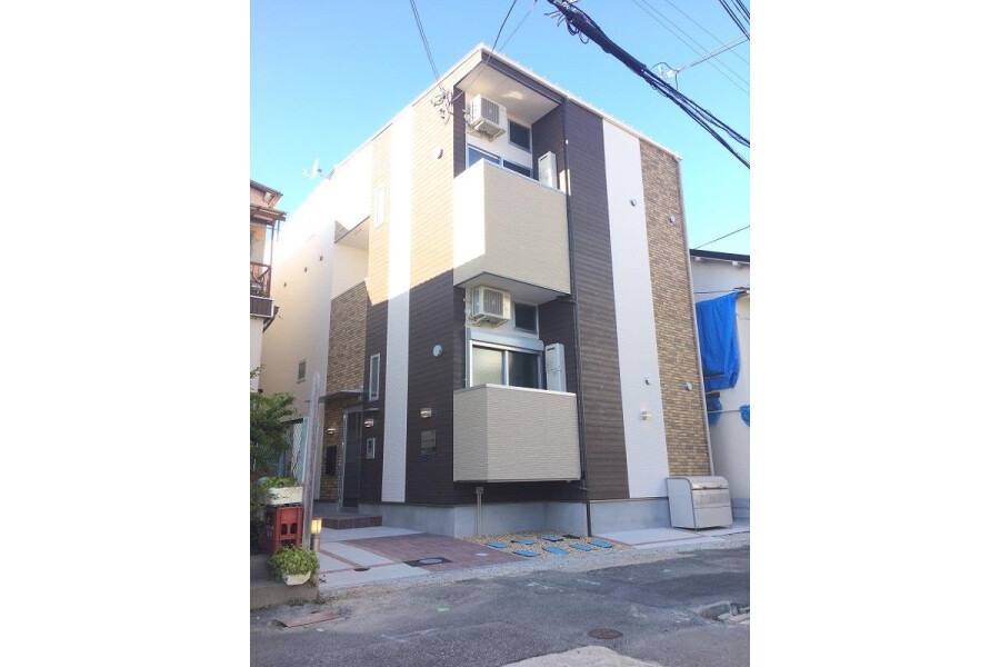 1K Apartment to Rent in Osaka-shi Nishiyodogawa-ku Exterior