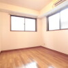 2LDK Apartment to Rent in Kita-ku Living Room
