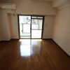 1R Apartment to Rent in Yokohama-shi Minami-ku Living Room