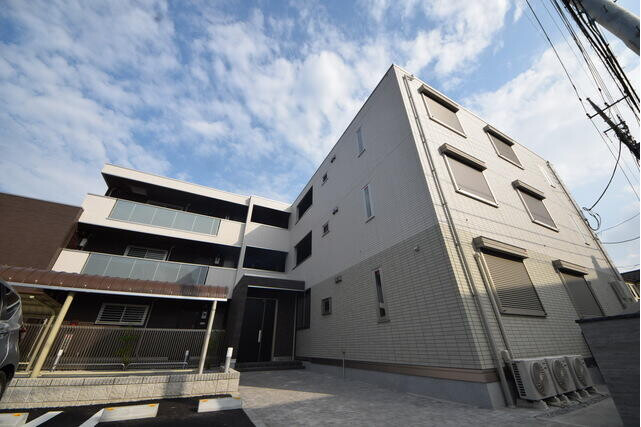 2LDK Apartment to Rent in Chofu-shi Exterior