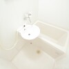 1K Apartment to Rent in Tomigusuku-shi Bathroom