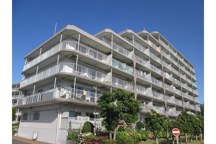 3LDK Apartment to Buy in Kamakura-shi Exterior