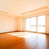 3LDK Apartment to Rent in Bunkyo-ku Living Room