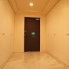 2LDK Apartment to Rent in Minato-ku Entrance