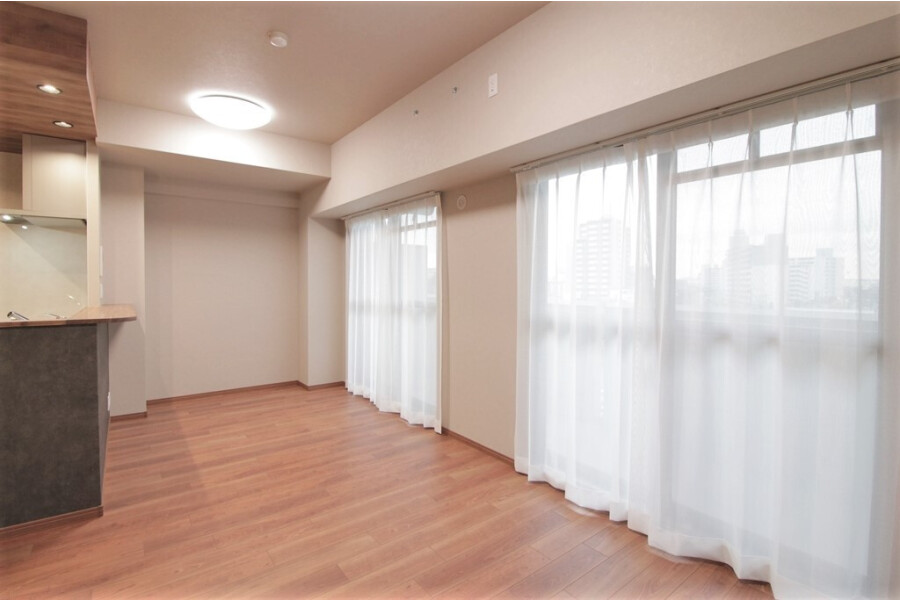 3LDK Apartment to Buy in Osaka-shi Konohana-ku Living Room