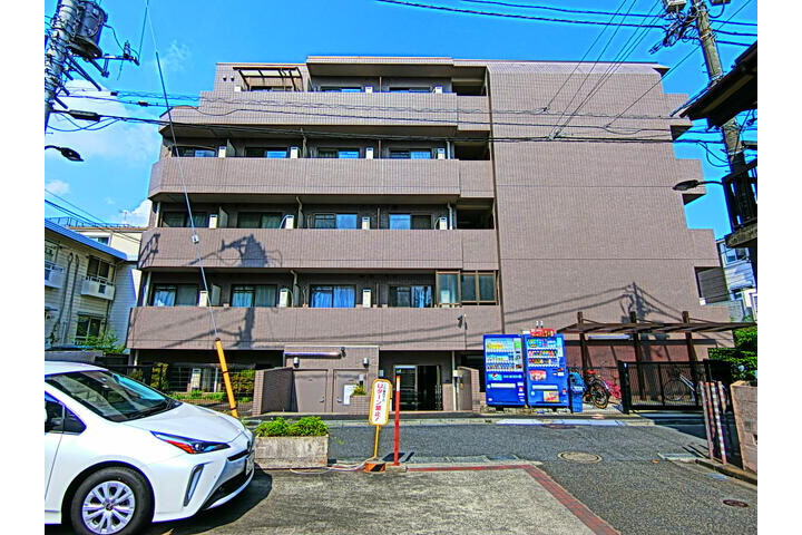 1R Apartment to Buy in Shinjuku-ku Exterior