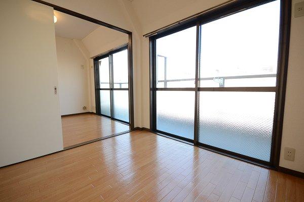 2K Apartment to Rent in Meguro-ku Exterior