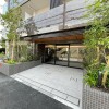1K Apartment to Rent in Urayasu-shi Building Entrance