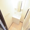 1K Apartment to Rent in Yokohama-shi Minami-ku Washroom