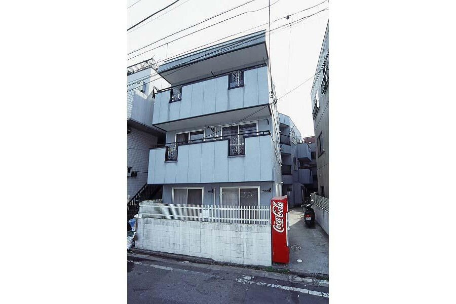 2DK Apartment to Rent in Bunkyo-ku Exterior
