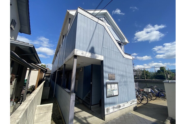 1K Apartment to Rent in Itami-shi Exterior