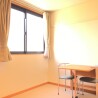 1K Apartment to Rent in Chofu-shi Living Room