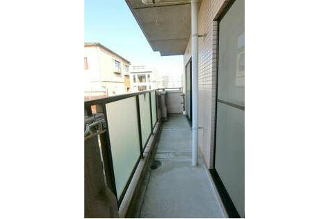 3LDK Apartment to Rent in Osaka-shi Hirano-ku Balcony / Veranda
