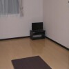 1K Apartment to Rent in Higashimatsuyama-shi Living Room