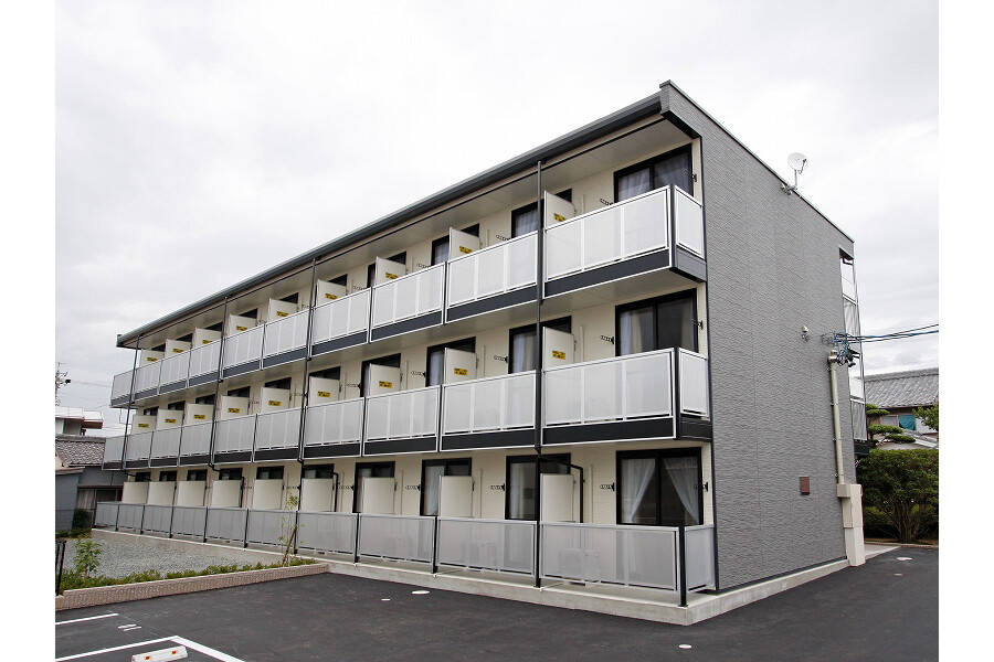 1K Apartment to Rent in Toyohashi-shi Exterior