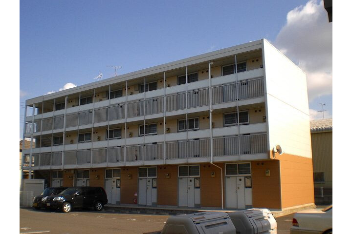 1K Apartment to Rent in Kishiwada-shi Exterior