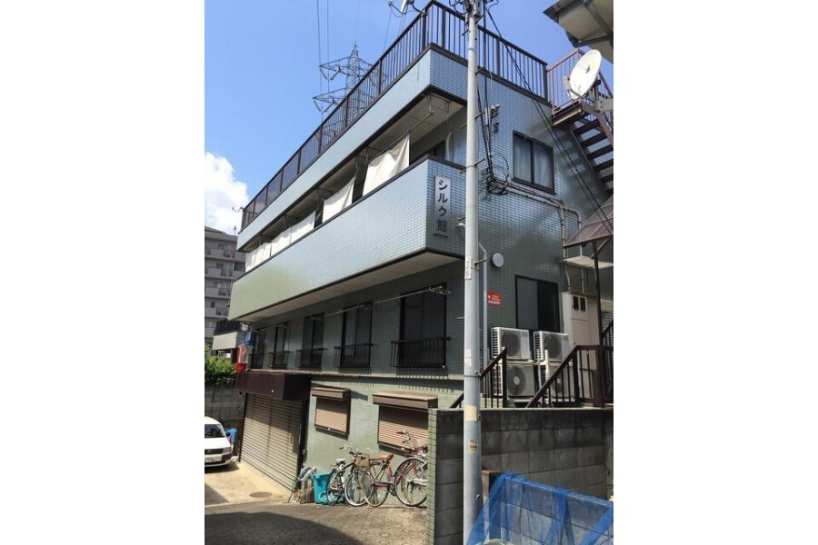 4LDK Apartment to Rent in Komae-shi Exterior