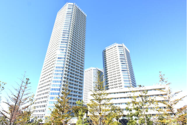 2LDK Apartment to Buy in Setagaya-ku Exterior