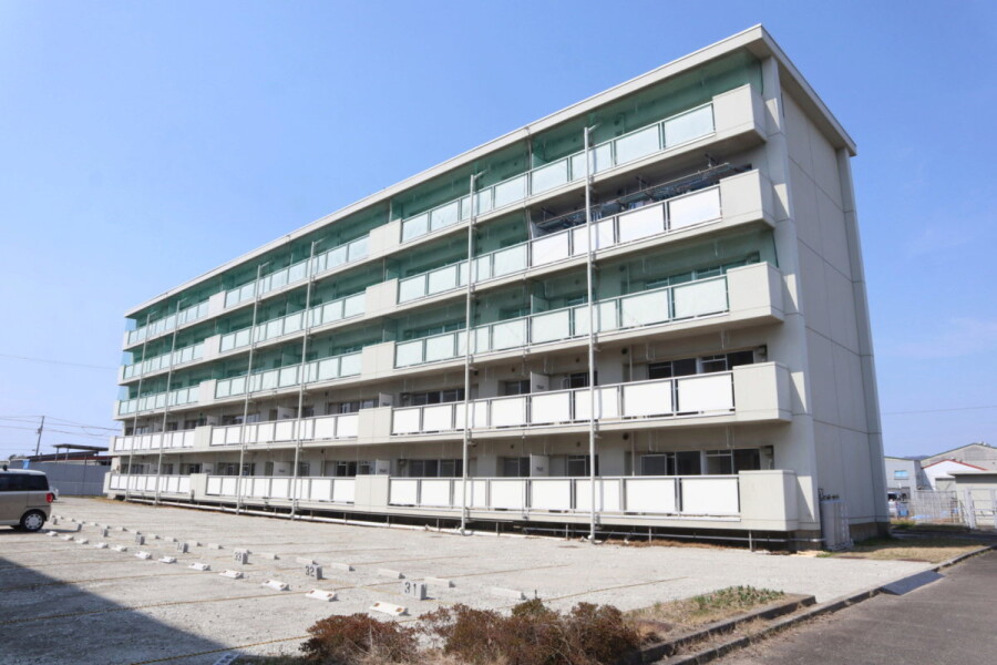 3DK Apartment to Rent in Mitoyo-shi Exterior